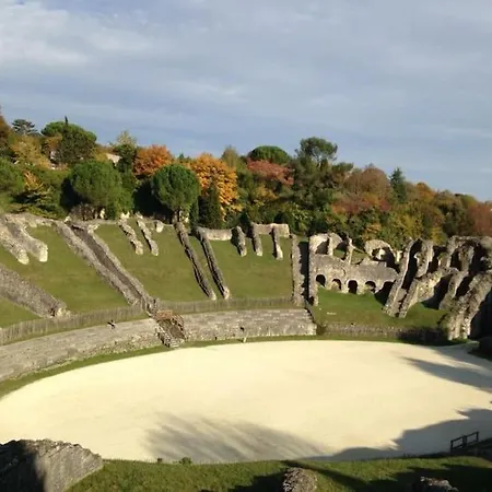 “havre De Paix, Piscine : Evasion A La Campagne” * Aigre
